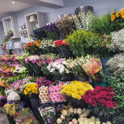 Florist Choice Hand-tied - An expert artisan florist will design a hand-tied filled with the finest quality seasonal flowers, perfectly wrapped and delivered in water.